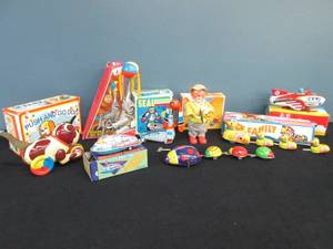 lot 287 image: Tin Litho Wind Up & Friction Toys.