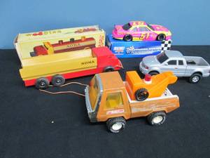 lot 292 image: Vintage Childrens Toys