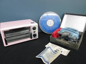 lot 318 image: Toaster Oven & Massager