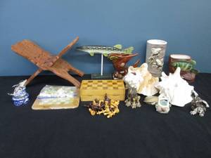 lot 344 image: Fishing Planters And Shells