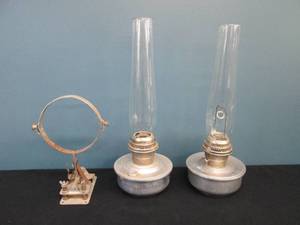 lot 349 image: Aladdin Caboose Lanterns