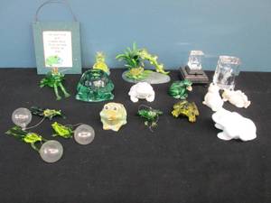 lot 355 image: Frog Figurines