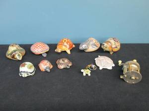 lot 356 image: Turtle Figurines