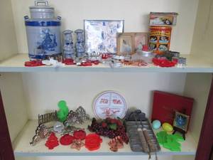 lot 374 image: Cookie Jar & Cookie Cutters
