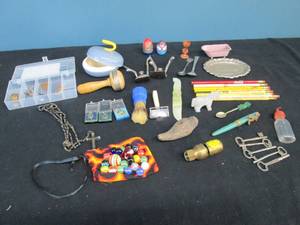 lot 395 image: Junk Drawer Miscellaneous