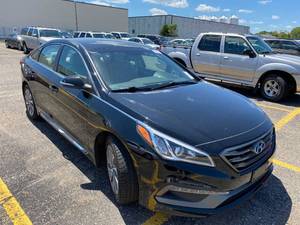lot 2 image: 2015 Hyundai Sonata Sport