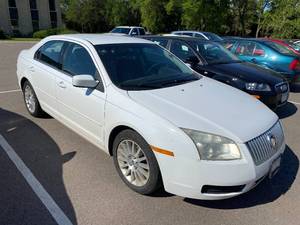 lot 22 image: 2006 Mercury Milan Premium