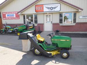lot 3 image: John Deere 160 Lawn Mower