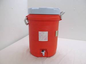 lot 5 image: Beverage Cooler