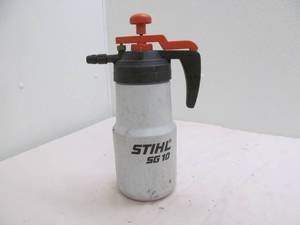 lot 11 image: Pesticide sprayer