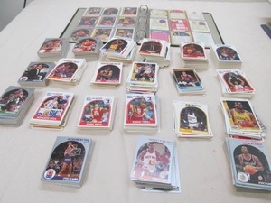 lot 42 image: MLB trading cards