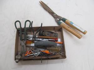 lot 62 image: hand tools