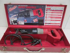 lot 99 image: Milwaukee reciprocating saw
