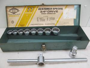 lot 101 image: socket wrench set, marking flags