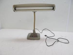 lot 105 image: desk light