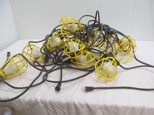 lot 106 image: work light strings