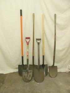 lot 140 image: spade shovels