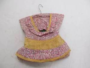 lot 161 image: Vintage clothespins basket