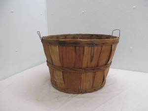 lot 163 image: Vintage apple basket