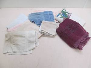 lot 169 image: bath towels, rags