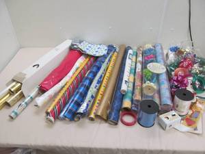 lot 171 image: Variety of giftwraps, bags, bows