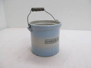 lot 189 image: vintage jar