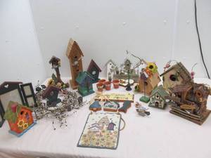 lot 190 image: birdhouse dcor lot