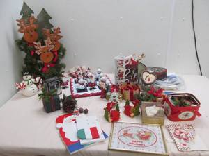 lot 201 image: Large lot of Xmas