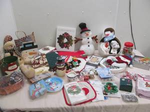 lot 206 image: Large lot of Xmas