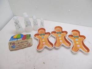lot 236 image: serving trays
