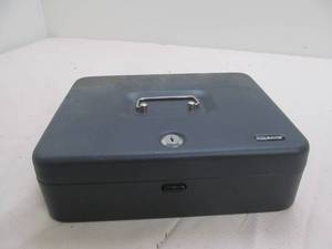 lot 268 image: cash box
