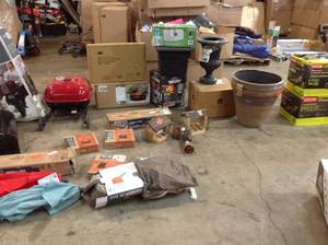 lot 12 image: PALLET WITH OUTDOOR PATIO SUUPLIES & PORTABLE GRILL SEE PICS