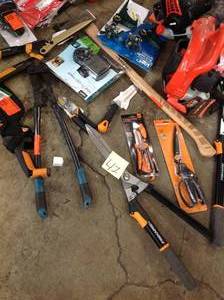 lot 41 image: GAYLORD MIXED OF ECHO, HUSKY, RIGID, POWERMATE, STINGER TOOLS
