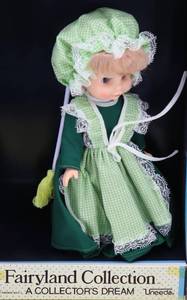 lot 5 image: Fairyland Collection Mother Hubbard Doll