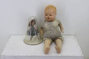 lot 19 image: (2) Old Dolls