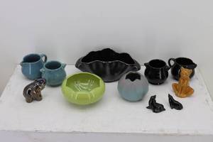 lot 22 image: Rosemeade Pieces