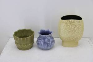lot 32 image: (3) Red Wing Pieces