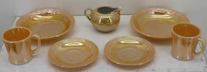 lot 37 image: Peach Lunch Glassware Set