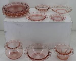 lot 38 image: Pink Glassware