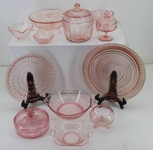 lot 39 image: Pink Glassware