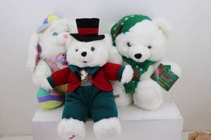 lot 64 image: (3) Stuffed Bears