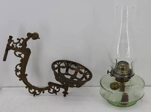 lot 79 image: Oil Lamp & Wall Bracket
