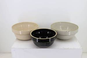 lot 91 image: 3 Bowls