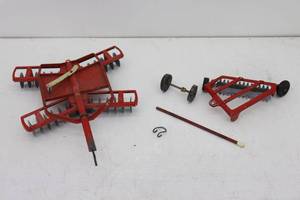 lot 101 image: Toy Disc & Parts