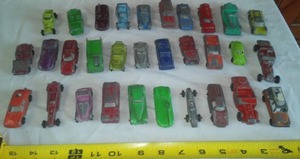 lot 22 image: 30 Tootsie style cars