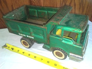 lot 33 image: Structo Dumper