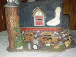 lot 188 image: Barn Christmas Village.