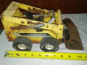 lot 195 image: Nylint Skid Steer, Sand N Gravel