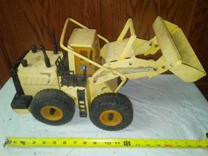 lot 198 image: Muscle Machine Payloader. Rare.