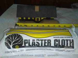 lot 218 image: Tyco train station & plaster cloth.